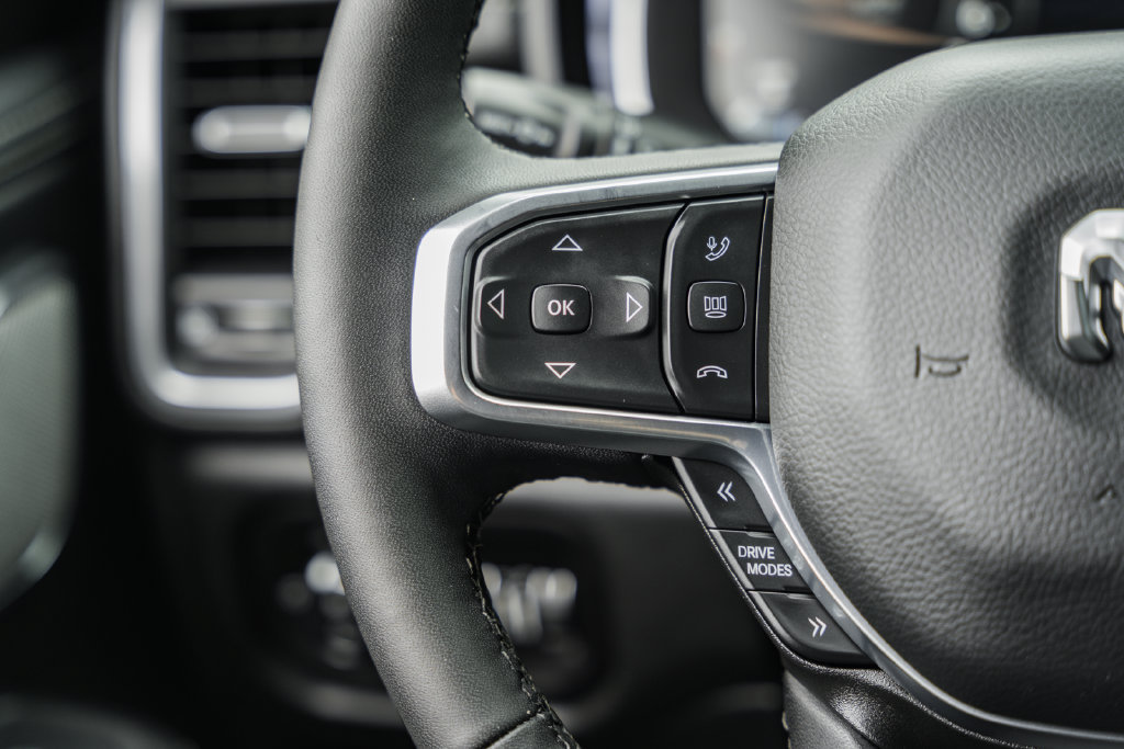 Used 2025 RAM 1500 Laramie w/ Night Edition AWD/4WD image 38