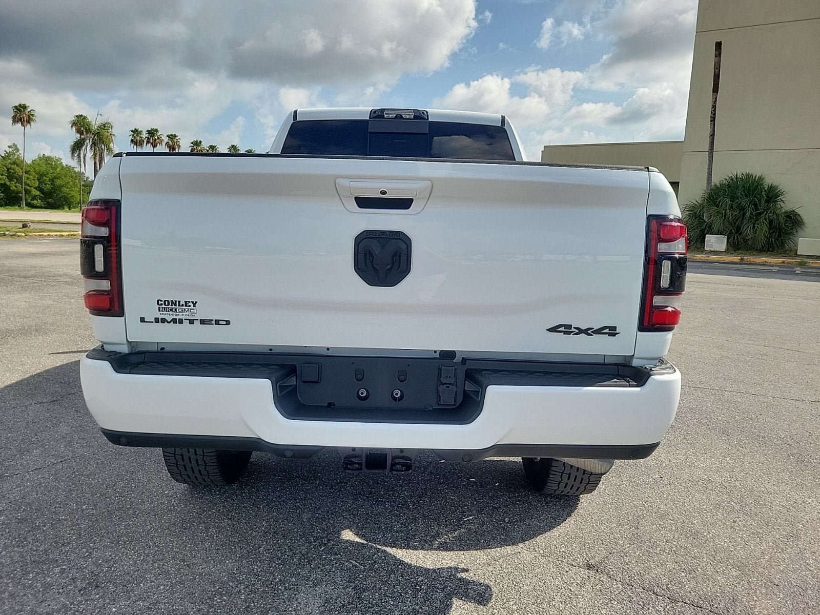 Used 2024 RAM 2500 Limited AWD/4WD image 6