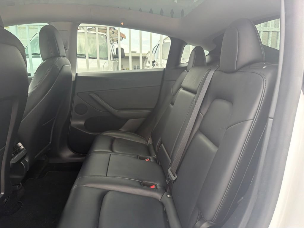 Used 2021 Tesla Model Y Long Range AWD/4WD image 6