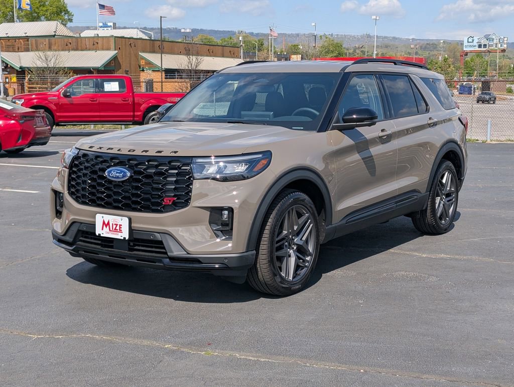 Used 2026 Ford Explorer ST image 3