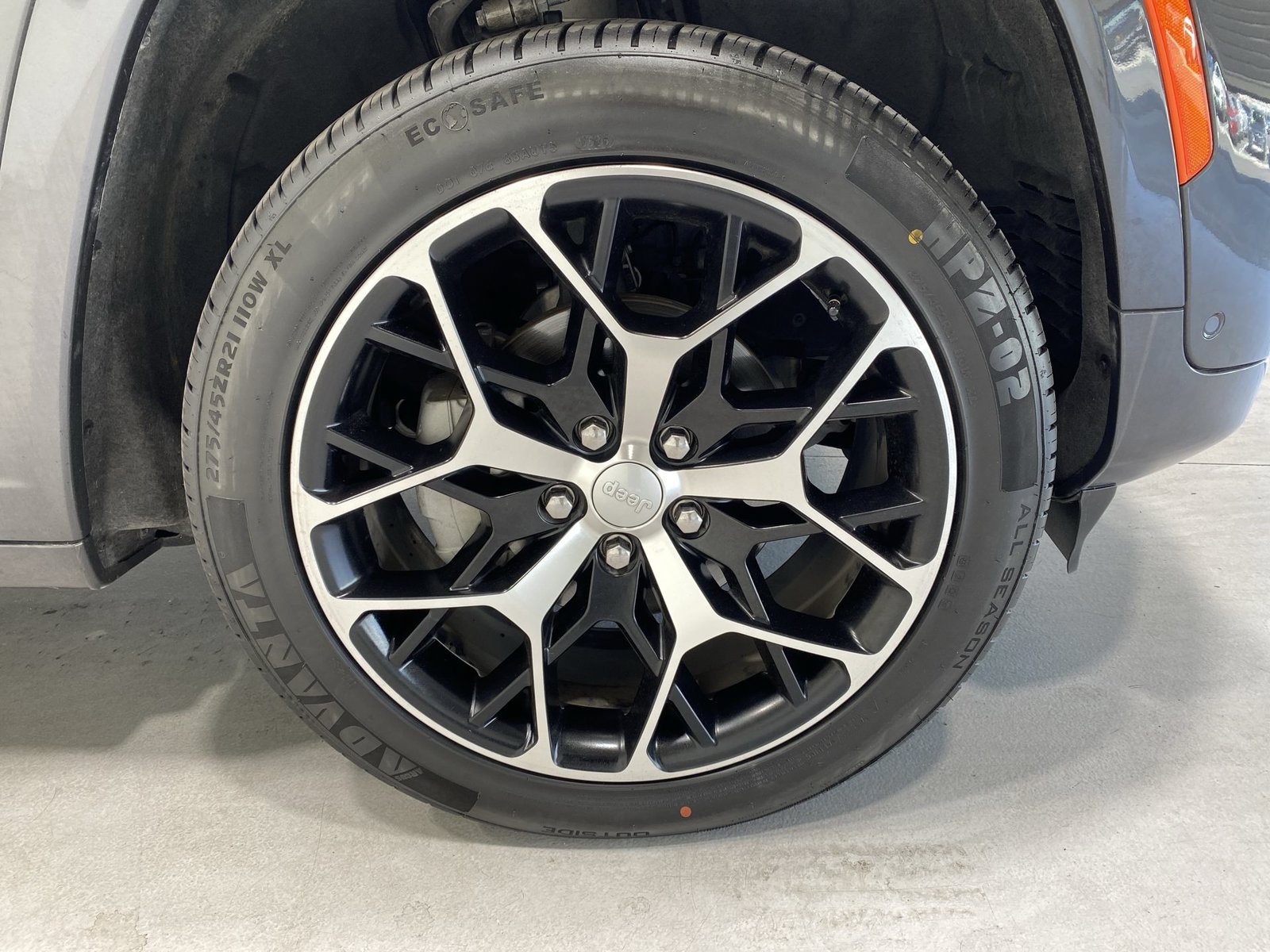 Used 2024 Jeep Grand Cherokee Summit AWD/4WD image 10