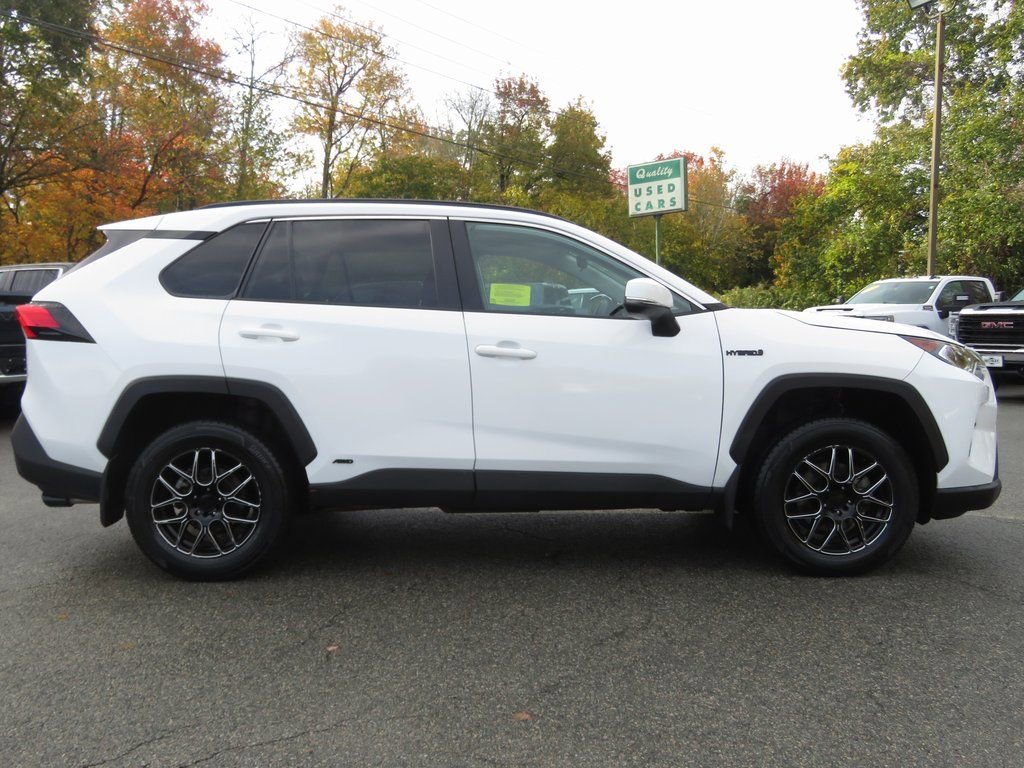Used 2021 Toyota RAV4 XLE w/ Convenience Package image 5