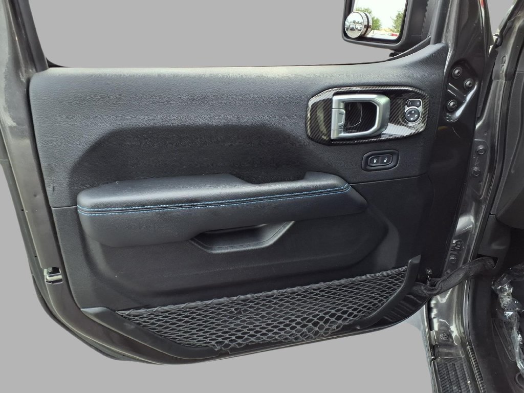 Used 2022 Jeep Wrangler Unlimited Rubicon 4xe w/ Steel Bumper Group AWD/4WD image 18