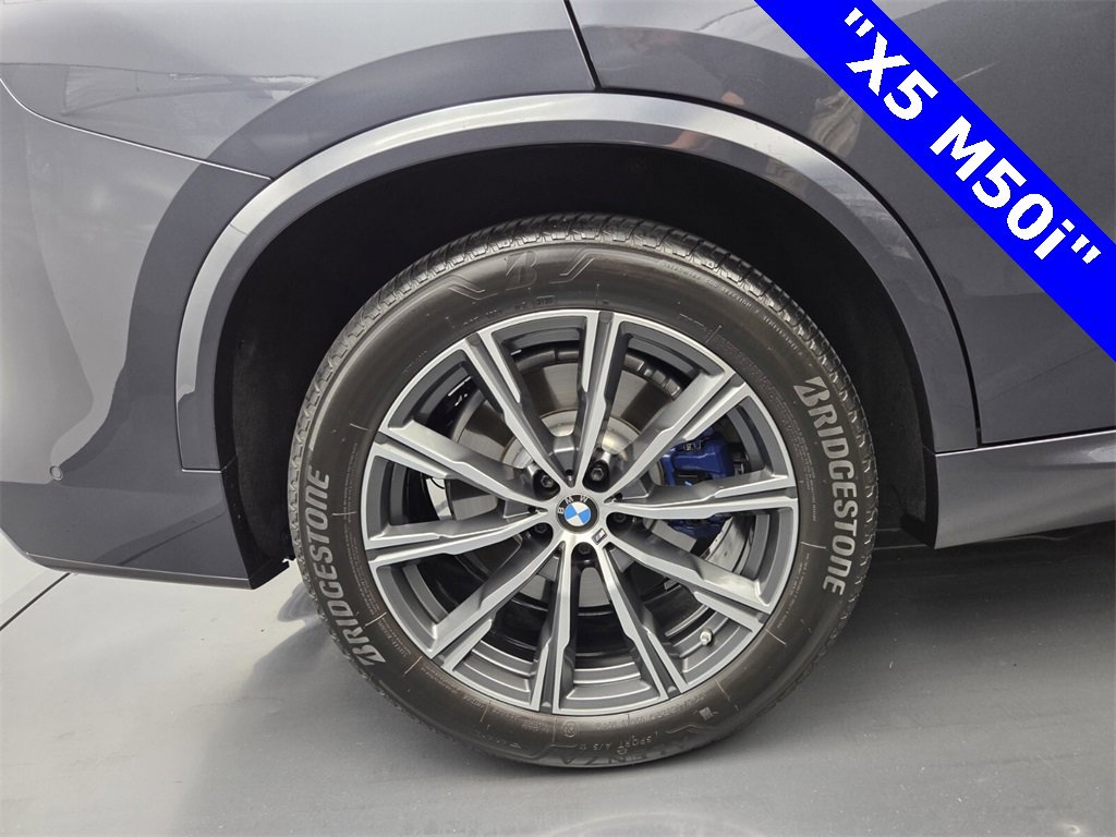 Used 2021 BMW X5 M50i w/ Executive Package image 29