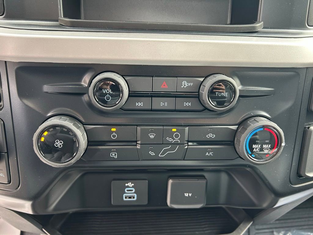 New 2026 Ford F550 4x4 Regular Cab Super Duty image 24