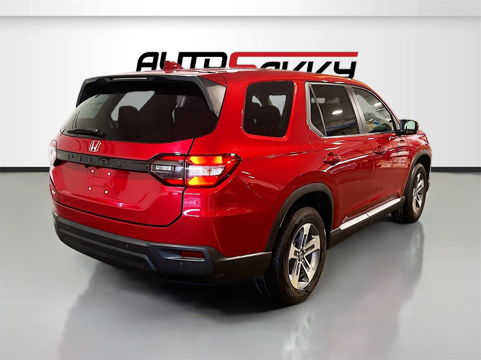Used 2025 Honda Pilot EX-L image 7