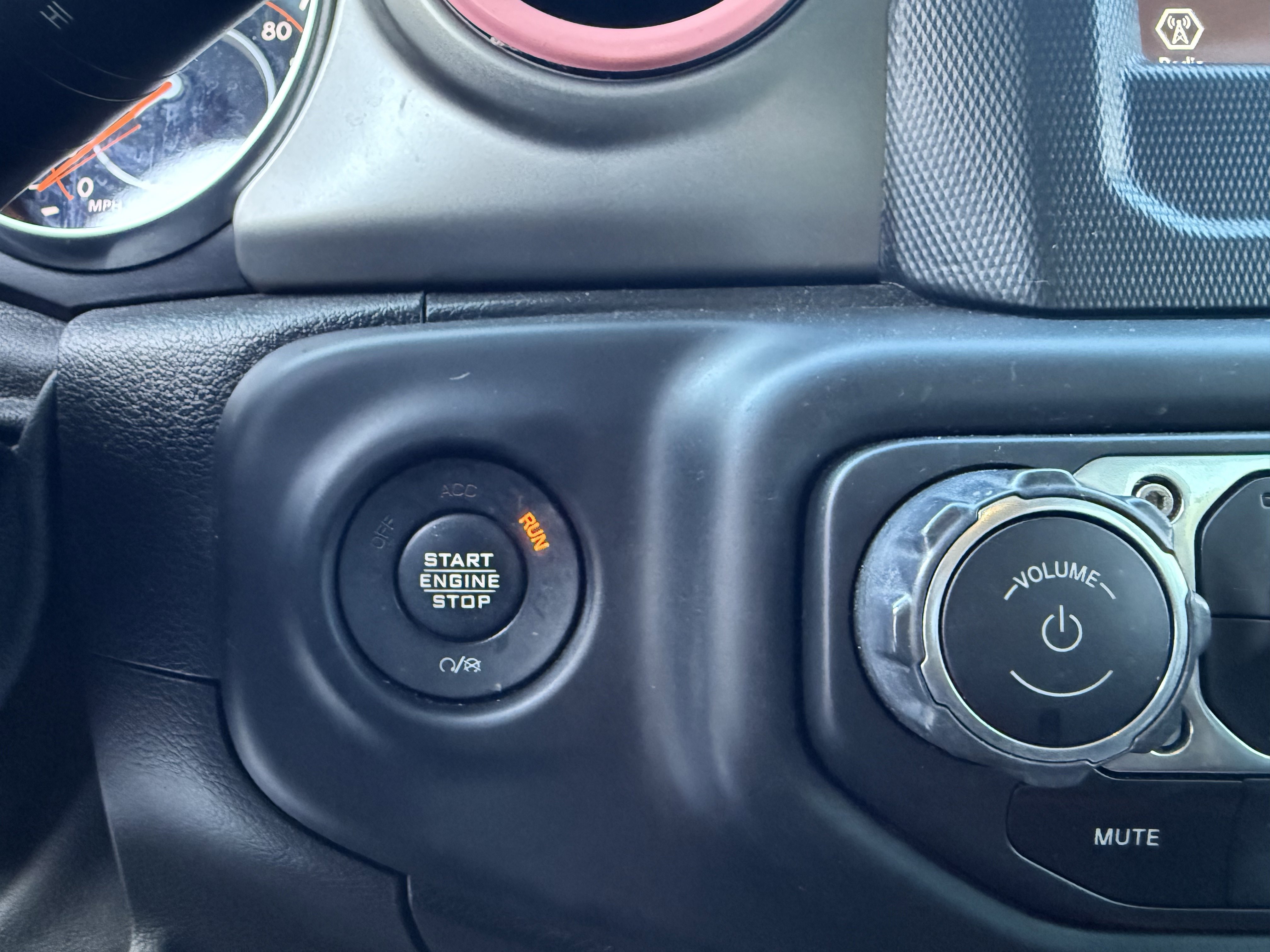 Used 2019 Jeep Wrangler Sport image 11