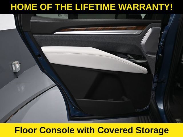 Used 2025 Cadillac Escalade Sport Platinum w/ LPO, Floor Liner Package AWD/4WD image 43