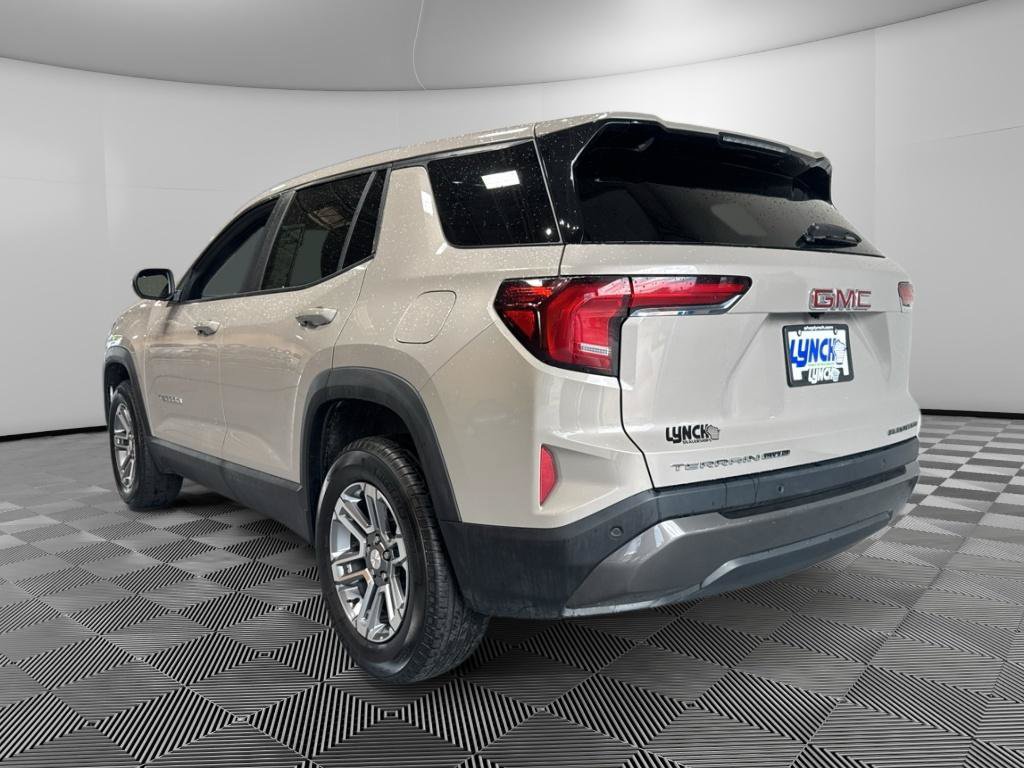 Used 2026 GMC Terrain Elevation AWD/4WD image 3
