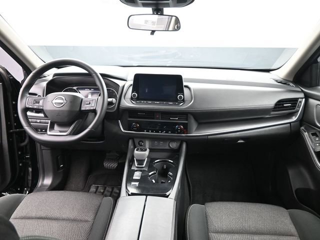 Used 2025 Nissan Rogue SV FWD image 27