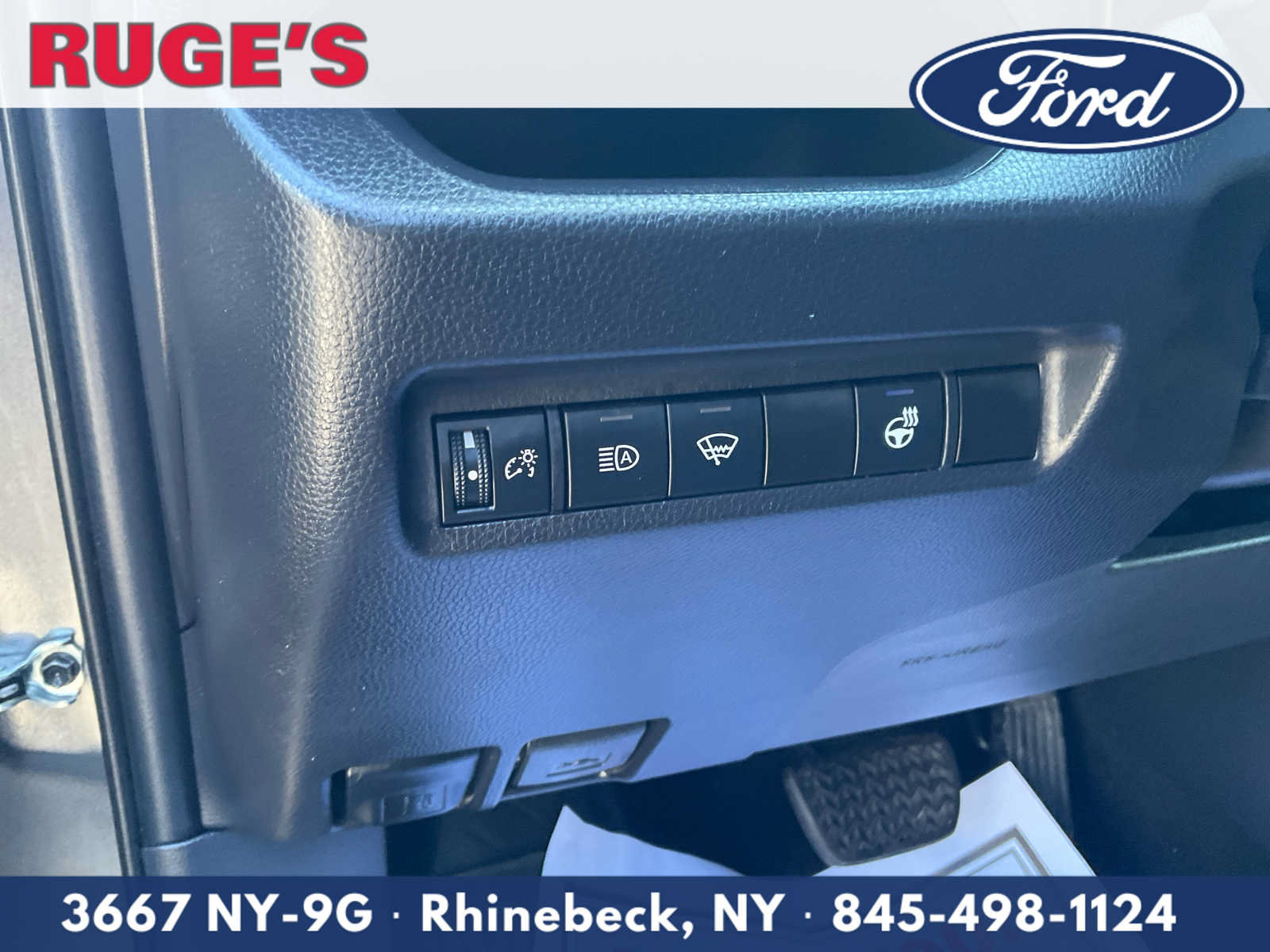 Used 2021 Toyota RAV4 XLE w/ XLE Grade Weather Package AWD/4WD image 17