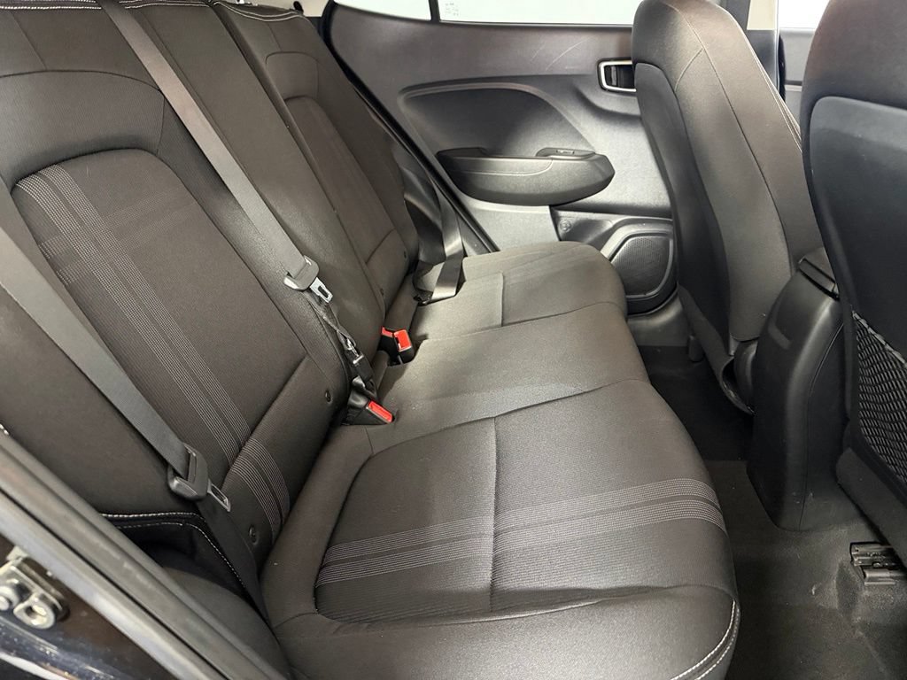 Used 2022 Hyundai Venue SEL FWD image 27