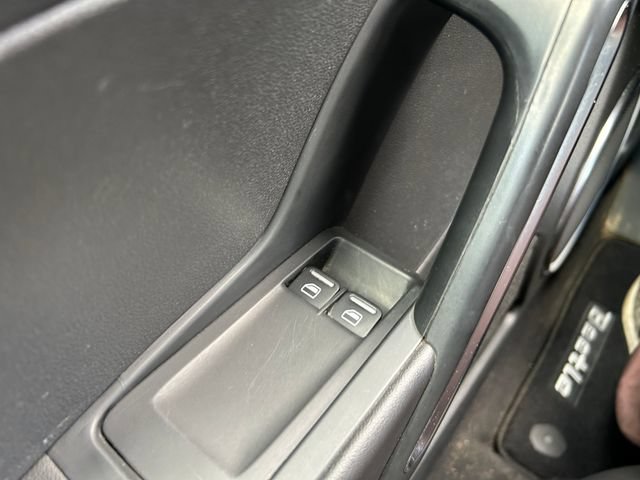 Used 2016 Volkswagen Beetle 1.8T Dune FWD image 19