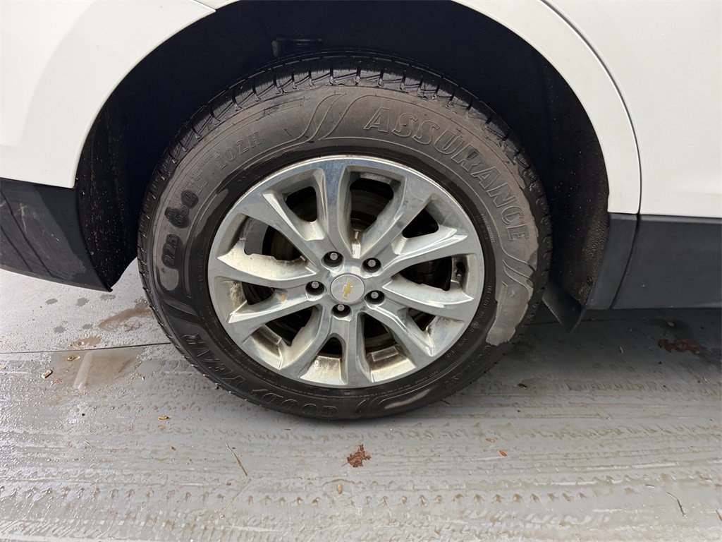 Used 2019 Chevrolet Equinox LS w/ LS Convenience Package image 35