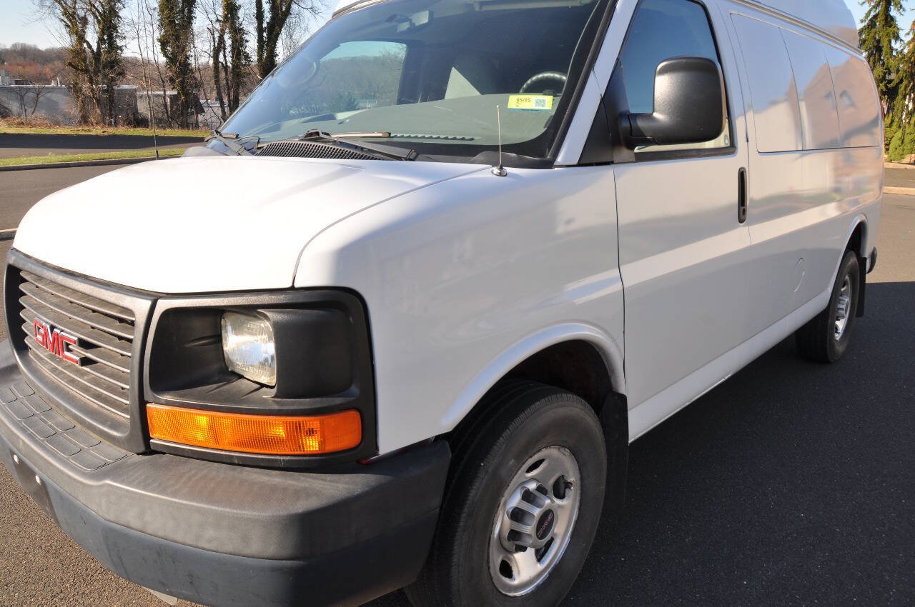 Used 2015 GMC Savana 2500 LS w/ Cold Climate Package RWD image 2