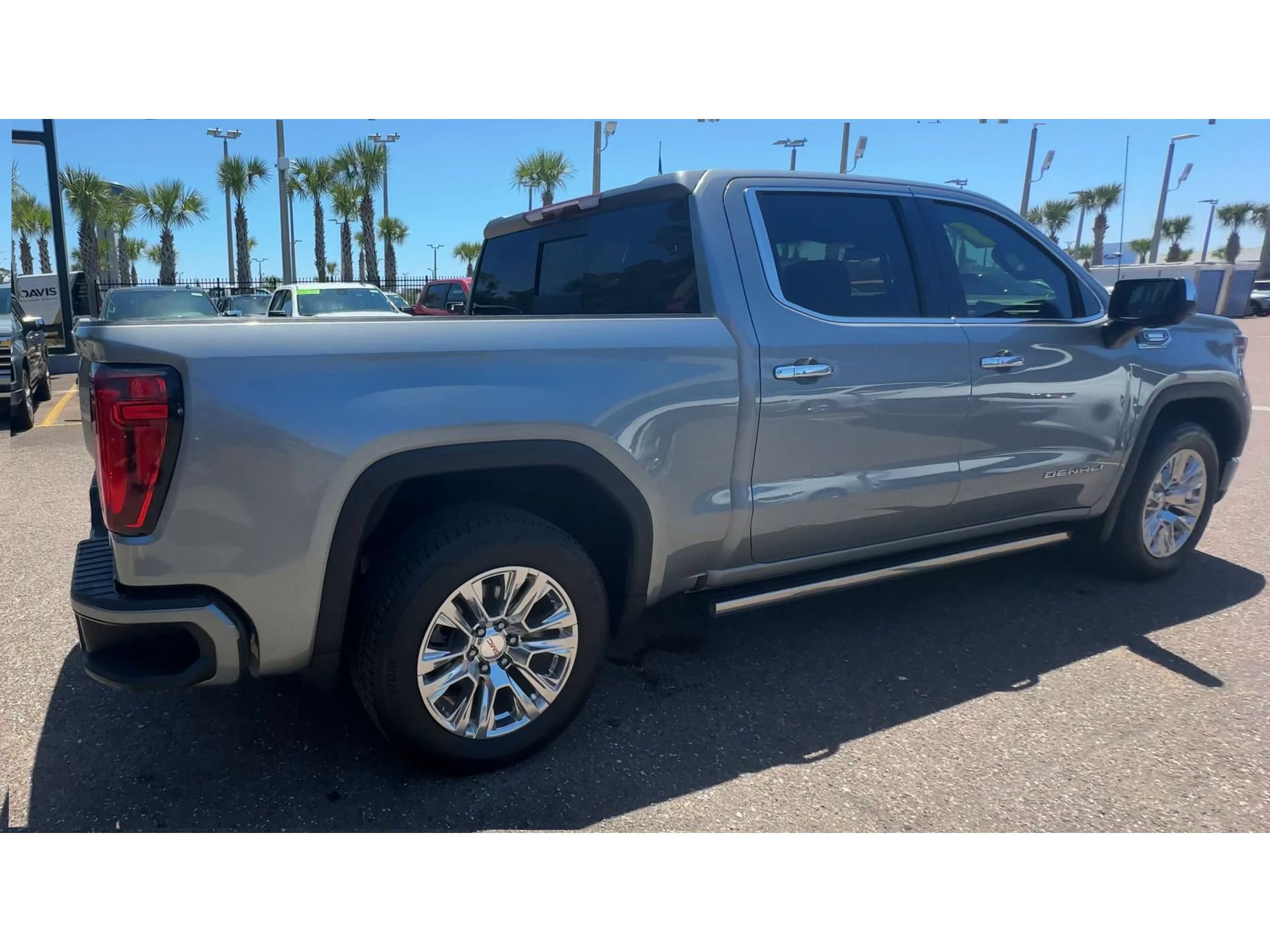 Used 2023 GMC Sierra 1500 Denali AWD/4WD image 2
