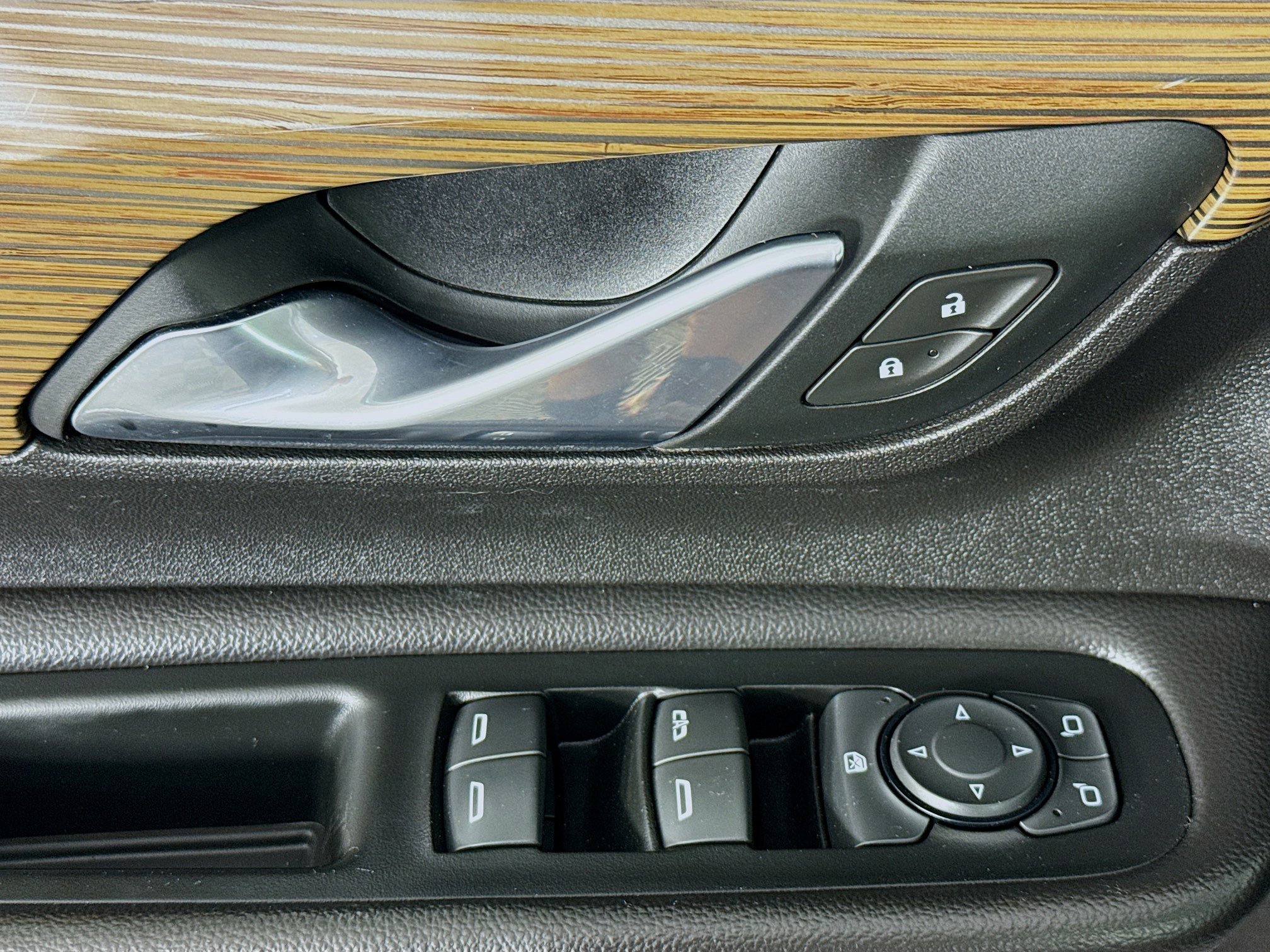 Used 2018 GMC Terrain SLE w/ Driver Convenience Package image 23