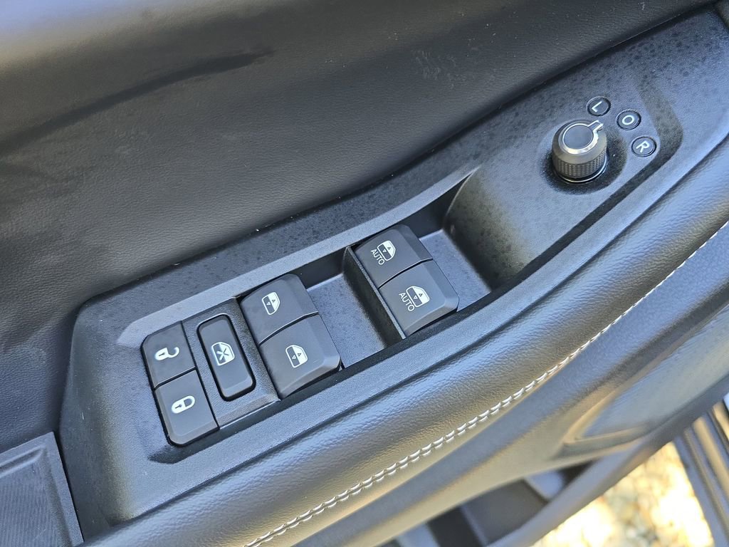 New 2025 Jeep Grand Cherokee L Limited w/ Black Appearance Package image 30