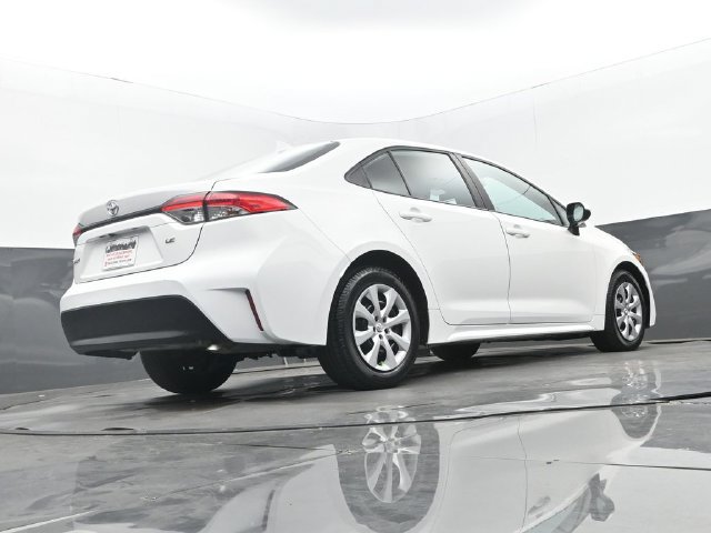 Used 2025 Toyota Corolla LE FWD image 26