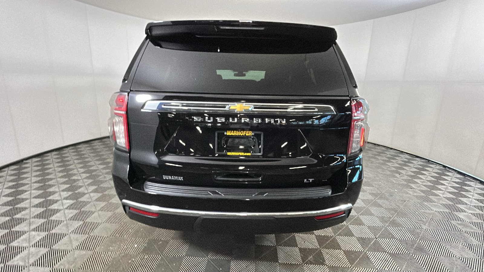 Used 2022 Chevrolet Suburban LT AWD/4WD image 4