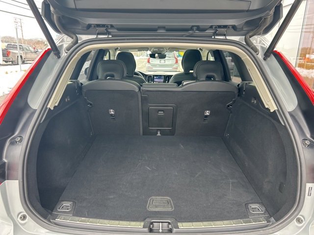 Certified 2025 Volvo XC60 B5 Plus image 11