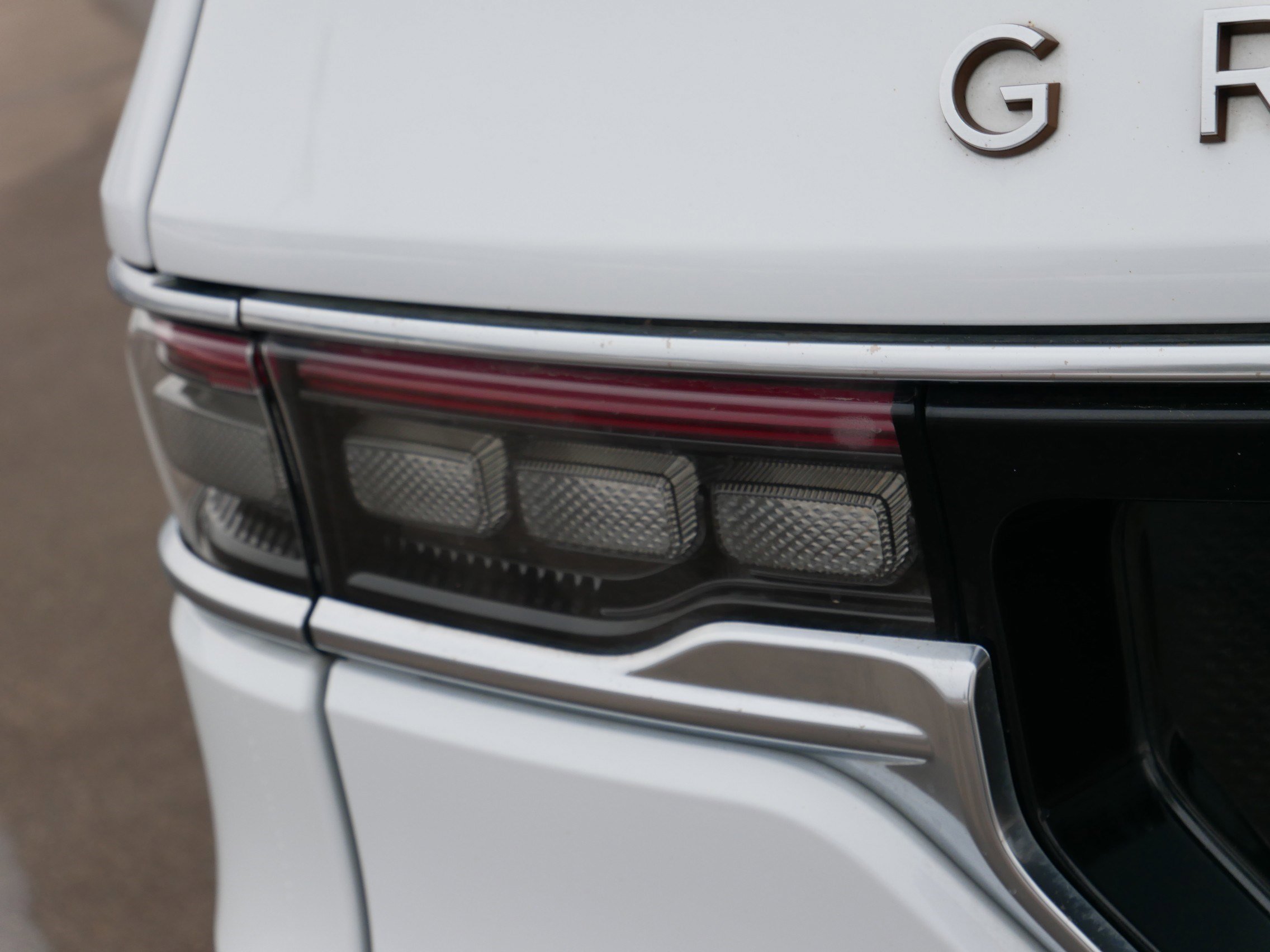 Used 2022 Jeep Grand Wagoneer Series III w/ Rear Seat Video Group 1 image 17