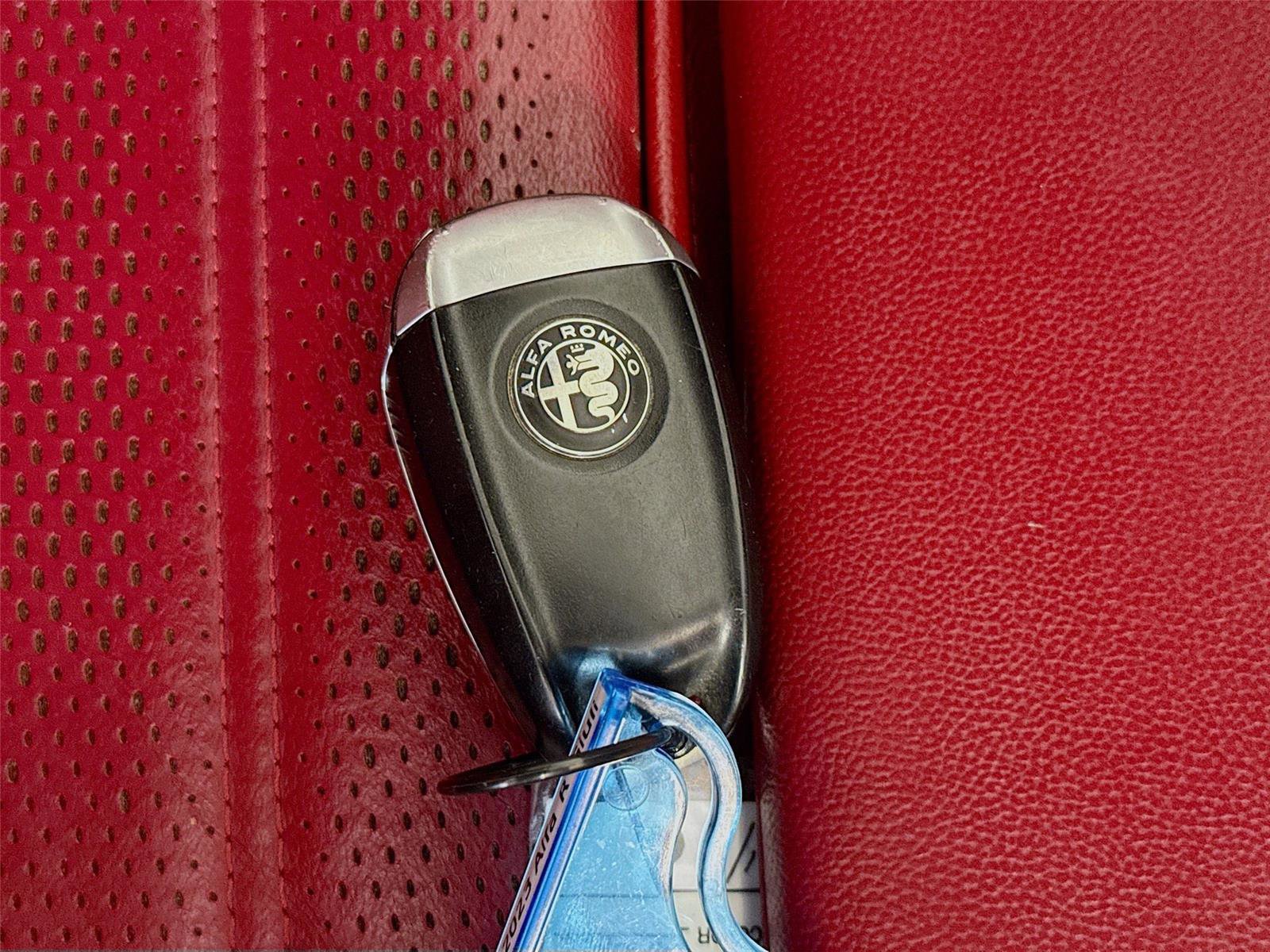 Used 2023 Alfa Romeo Giulia Sprint image 24