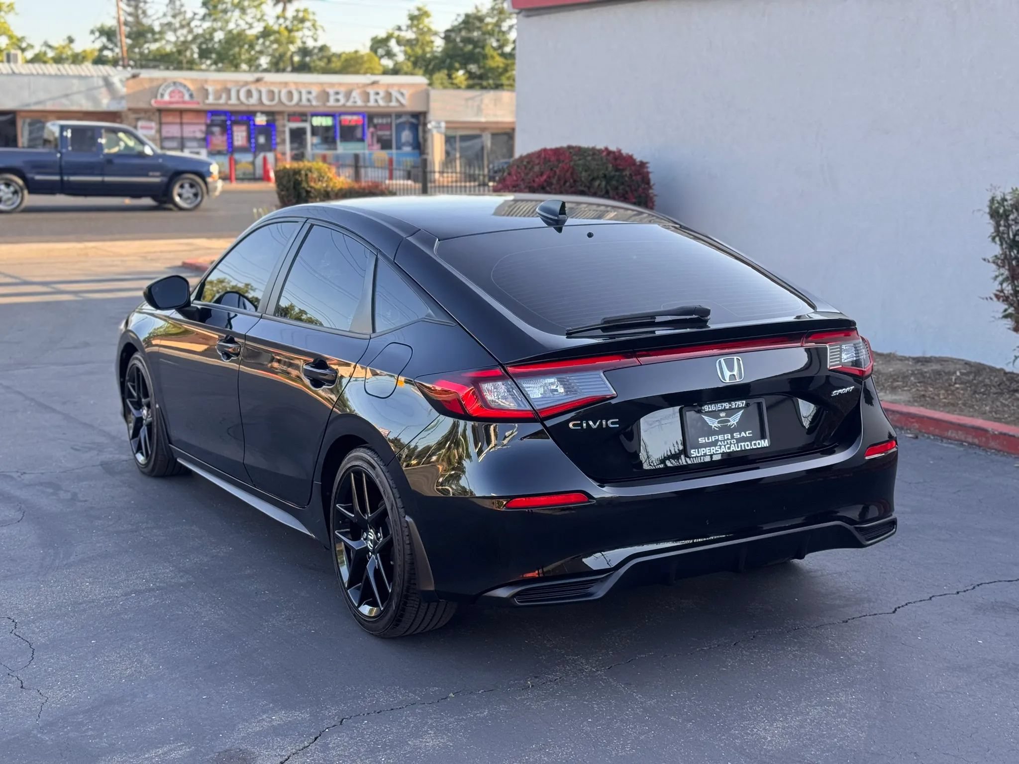 Used 2025 Honda Civic Sport image 4