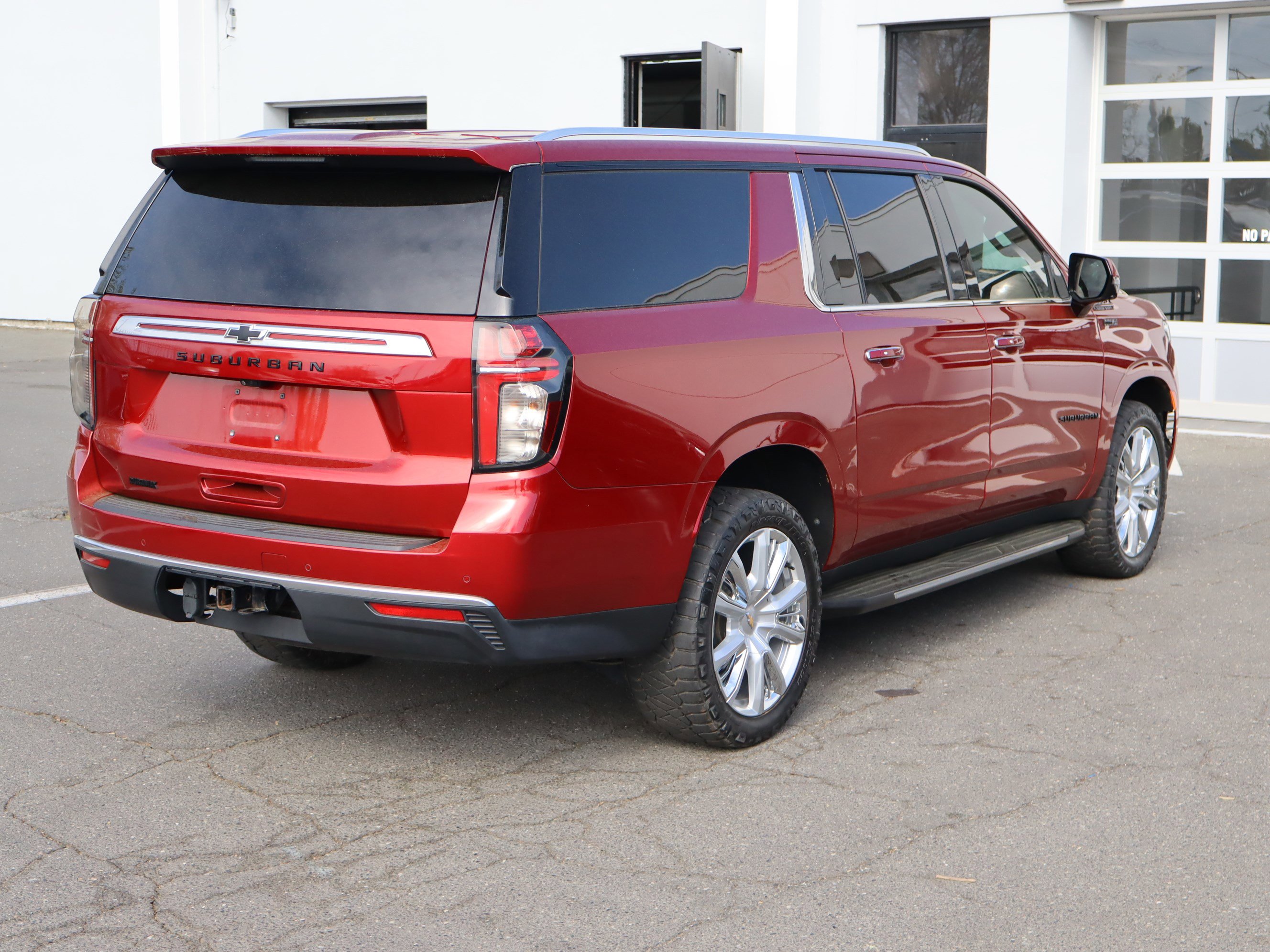 Used 2022 Chevrolet Suburban High Country image 10