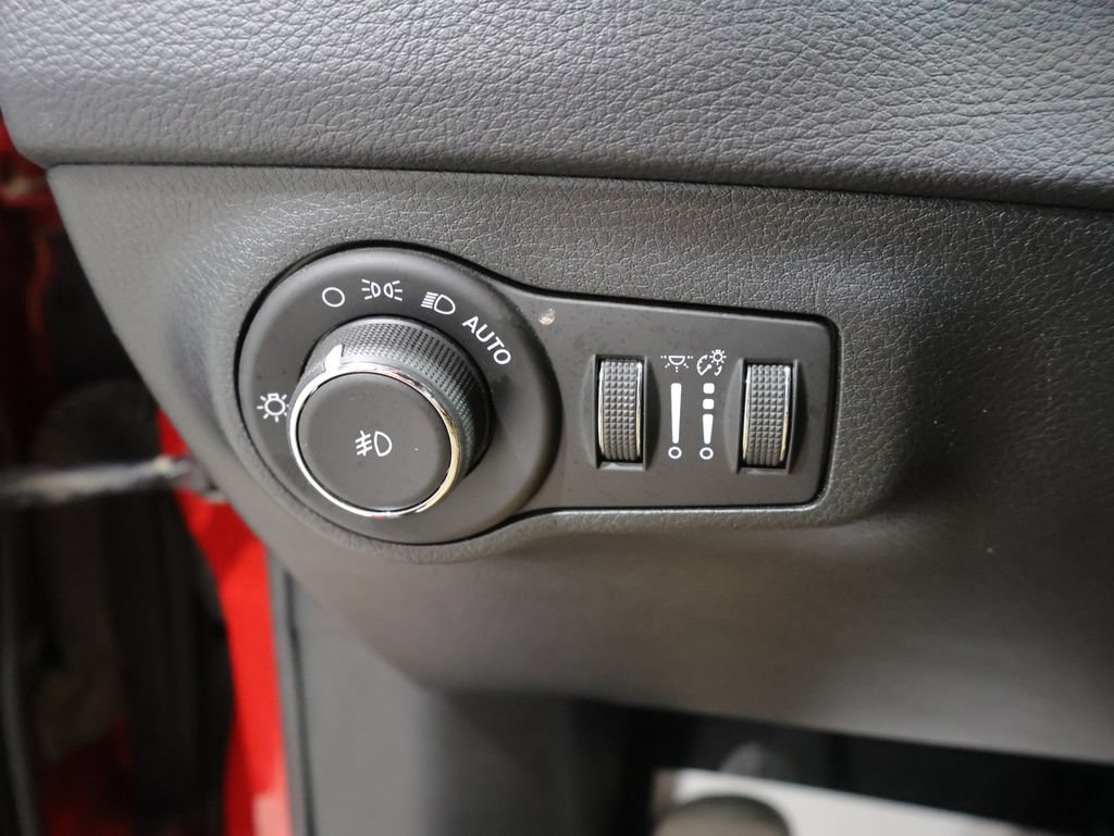Used 2018 Jeep Compass Trailhawk w/ Cold Weather Group AWD/4WD image 32