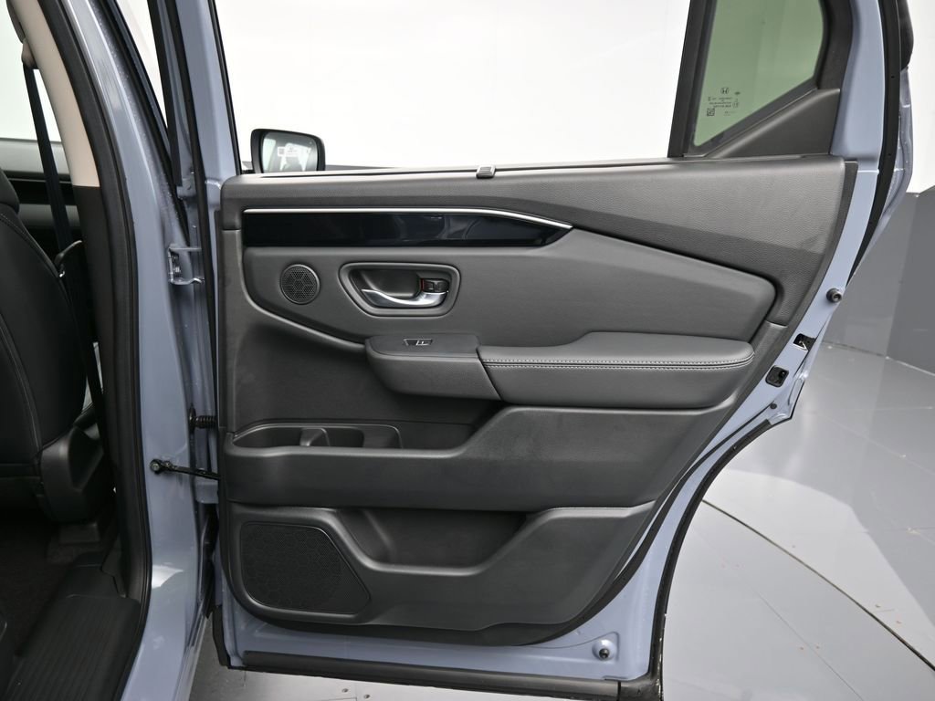 New 2025 Honda Pilot Touring image 39