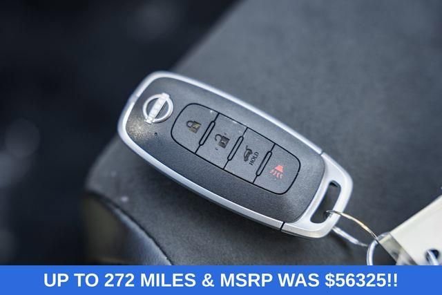 Used 2023 Nissan Ariya AWD image 42