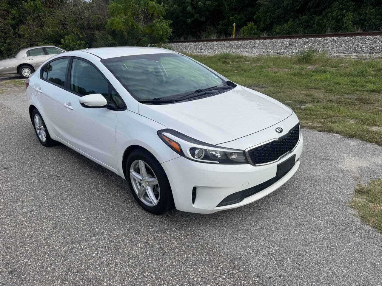 Used 2017 Kia Forte LX w/ LX Popular Package FWD image 2