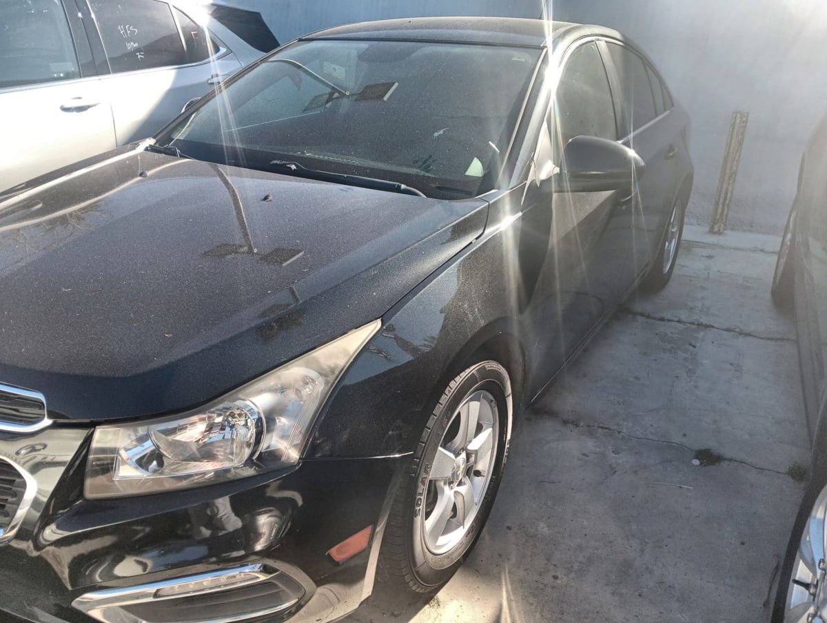 Used 2016 Chevrolet Cruze LT FWD image 2