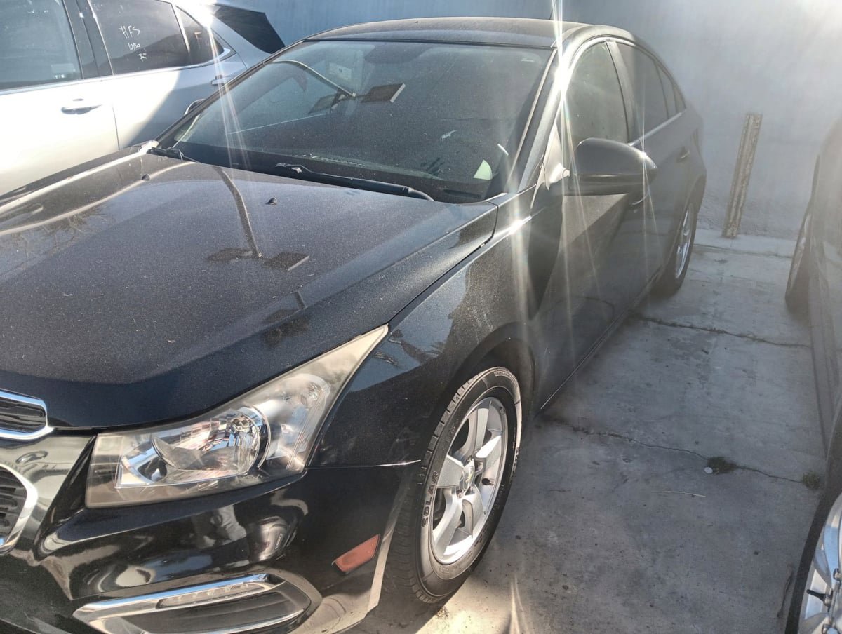 Used 2016 Chevrolet Cruze LT image 2