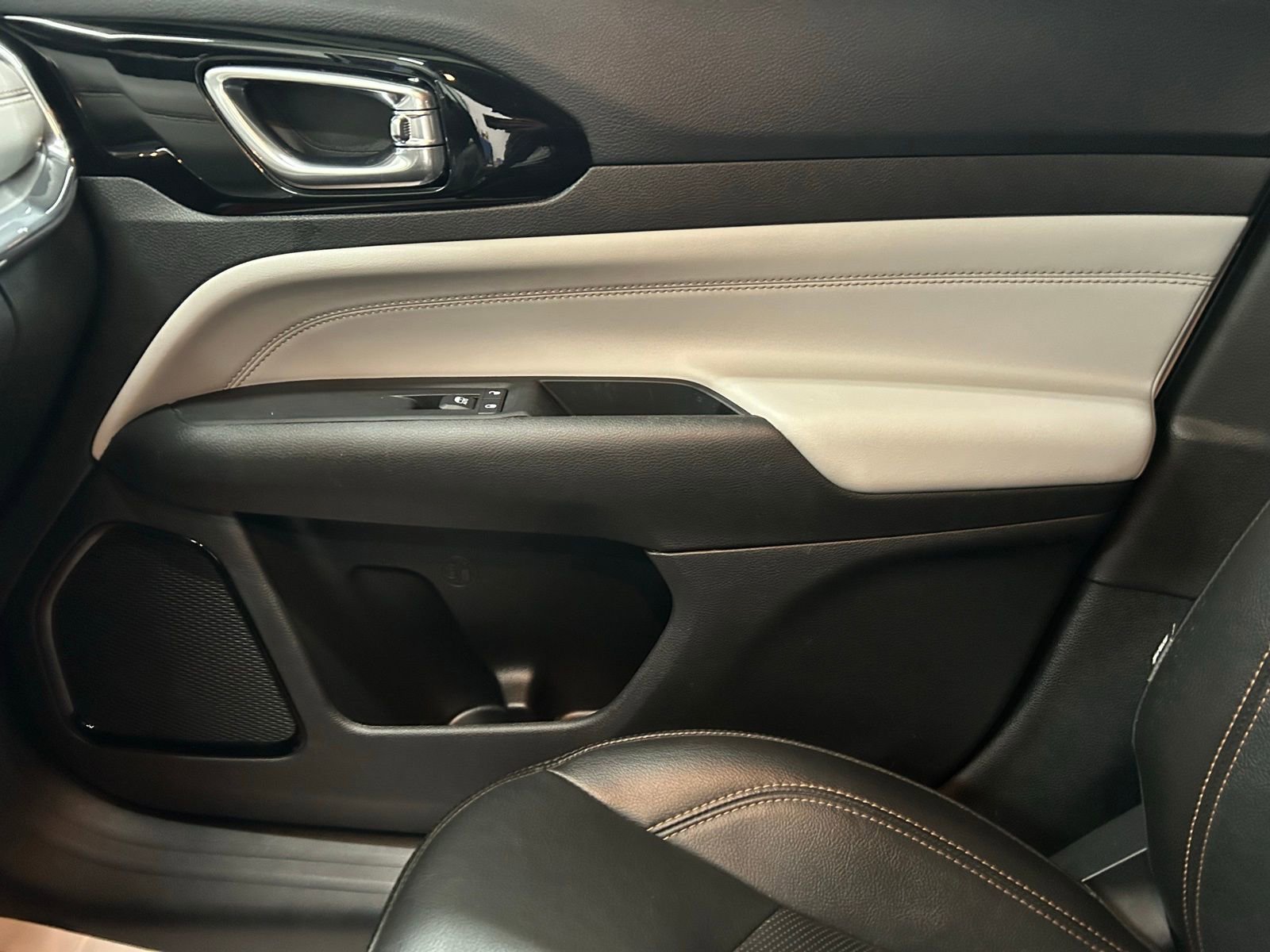 Certified 2022 Jeep Compass Limited image 13