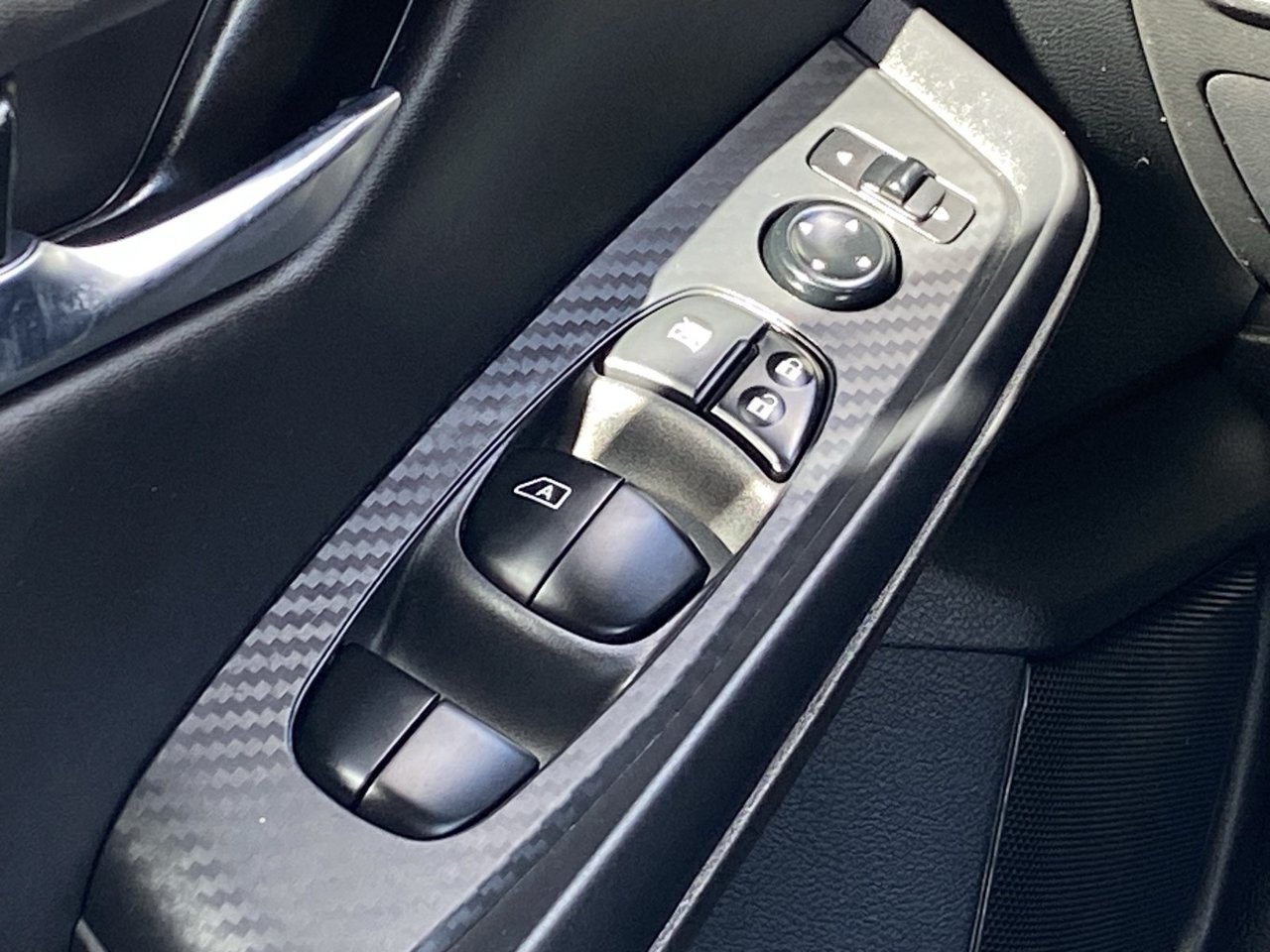 Certified 2023 Nissan Sentra SV FWD image 29