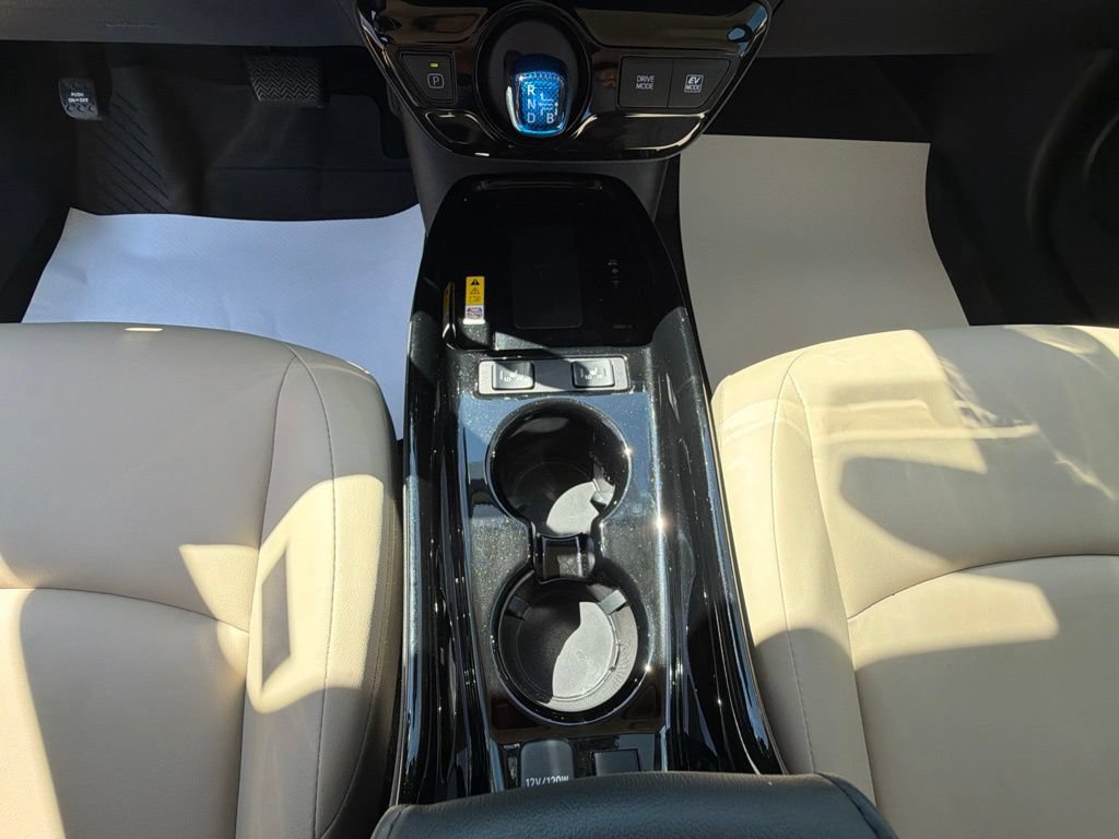 Used 2022 Toyota Prius XLE w/ Advanced Technology Package AWD/4WD image 22