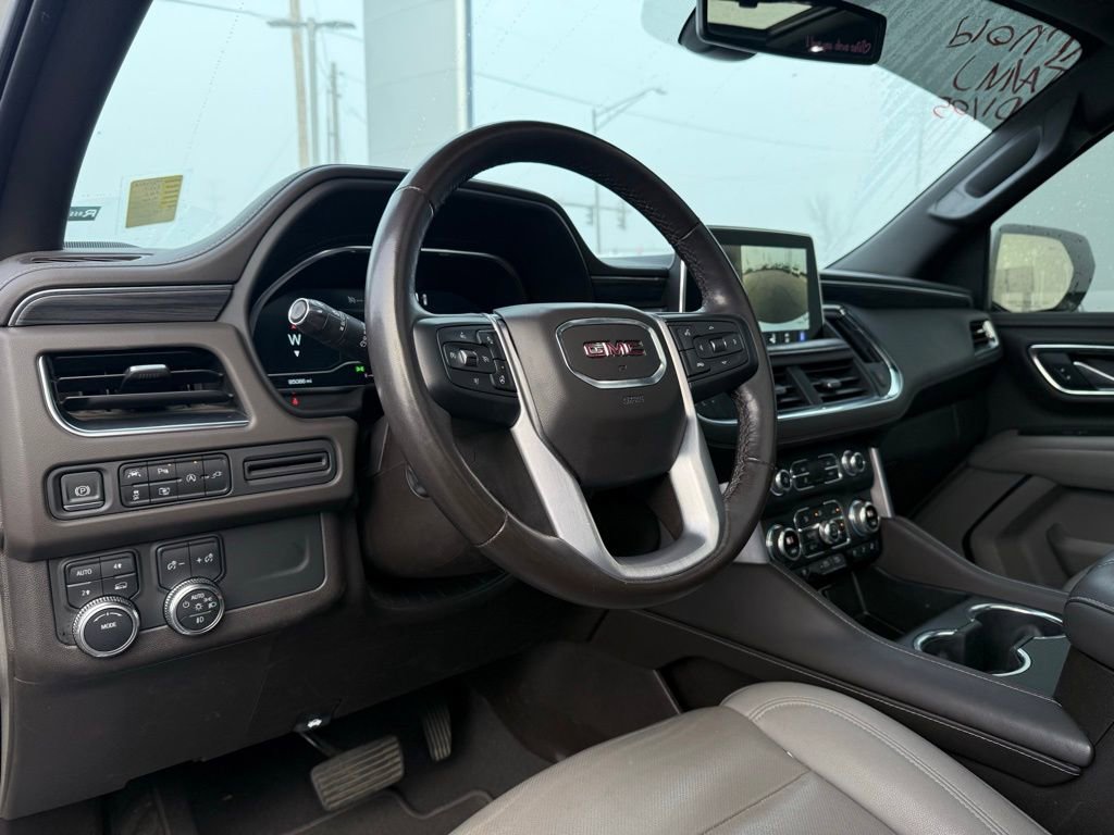Used 2022 GMC Yukon SLT w/ SLT Premium Package image 9