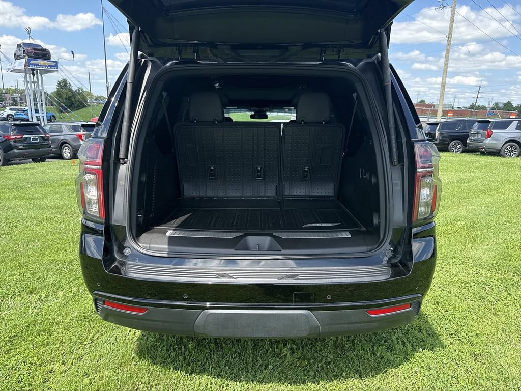 Used 2024 Chevrolet Suburban RST w/ Luxury Package AWD/4WD image 17