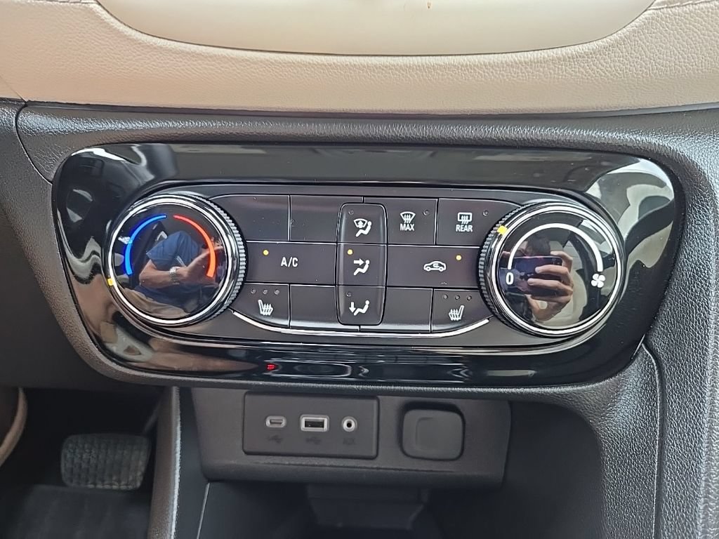 Used 2021 Buick Encore GX Preferred w/ Cold Weather Comfort Package FWD image 25
