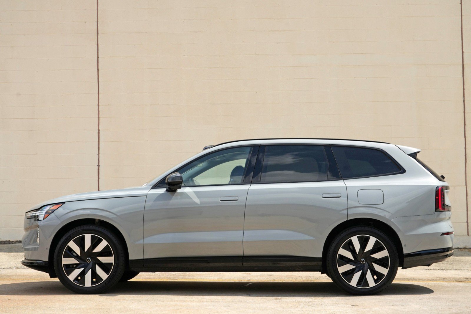 Used 2025 Volvo EX90 Ultra AWD/4WD image 7
