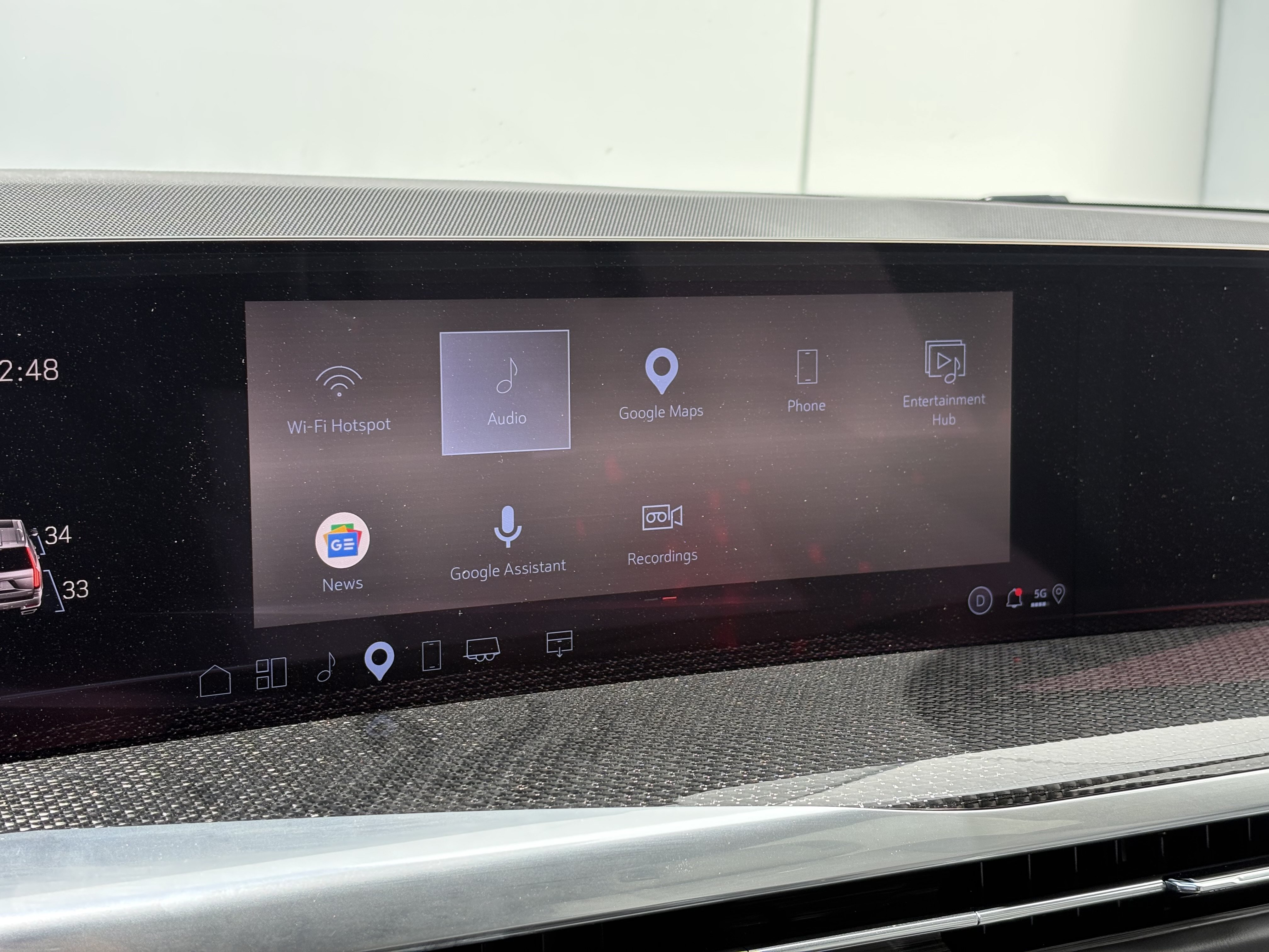 Certified 2025 Cadillac Escalade ESV V AWD/4WD image 25