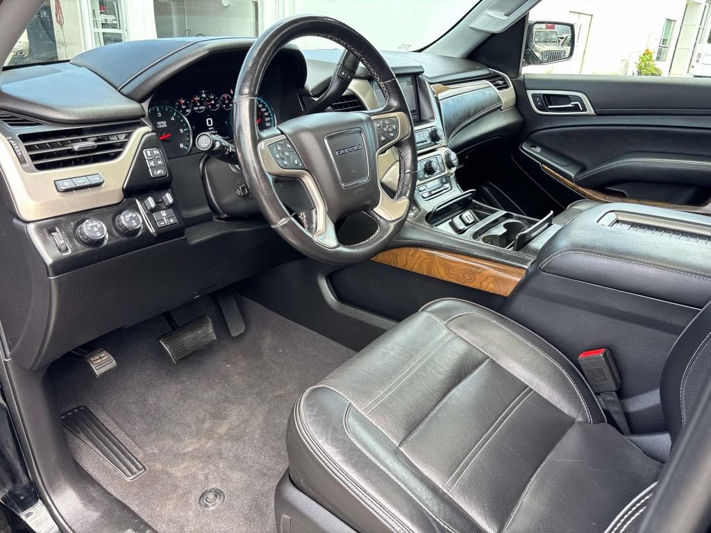Used 2020 GMC Yukon Denali w/ Denali Ultimate Package AWD/4WD image 13