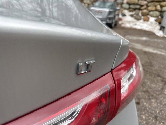 Used 2019 Chevrolet Malibu LT image 27