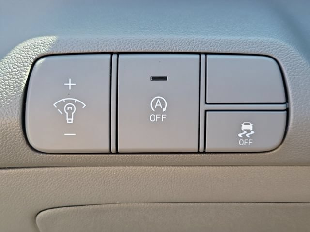 Certified 2026 Hyundai Elantra SE FWD image 18