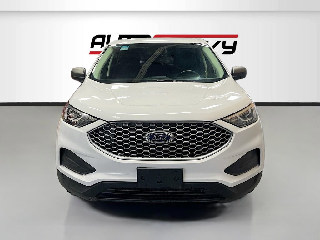 Used 2024 Ford Edge SE image 2
