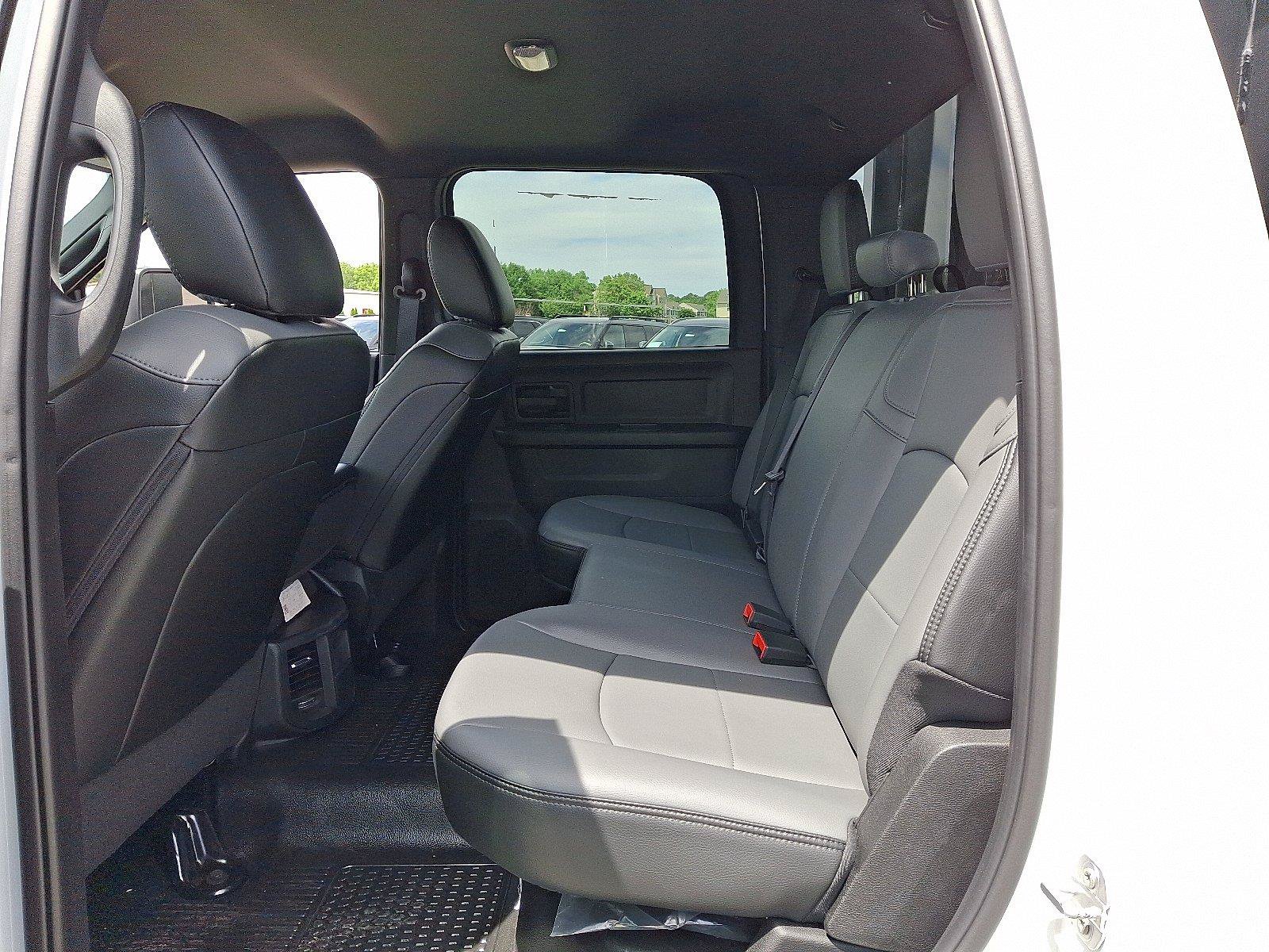 New 2024 RAM 5500 Tradesman w/ Chrome Appearance Group AWD/4WD image 7