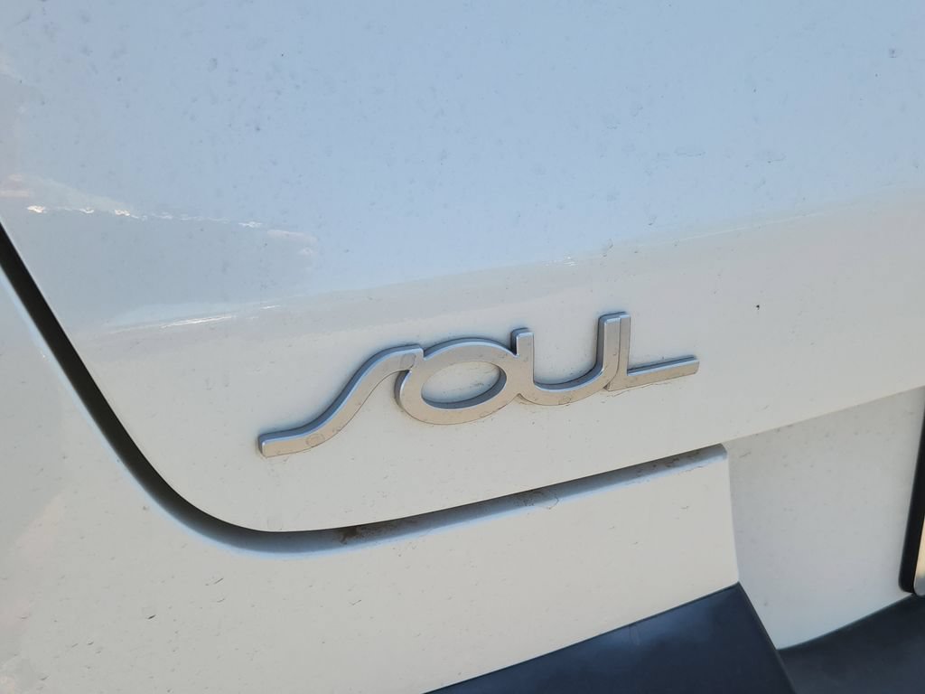 Used 2022 Kia Soul LX FWD image 23