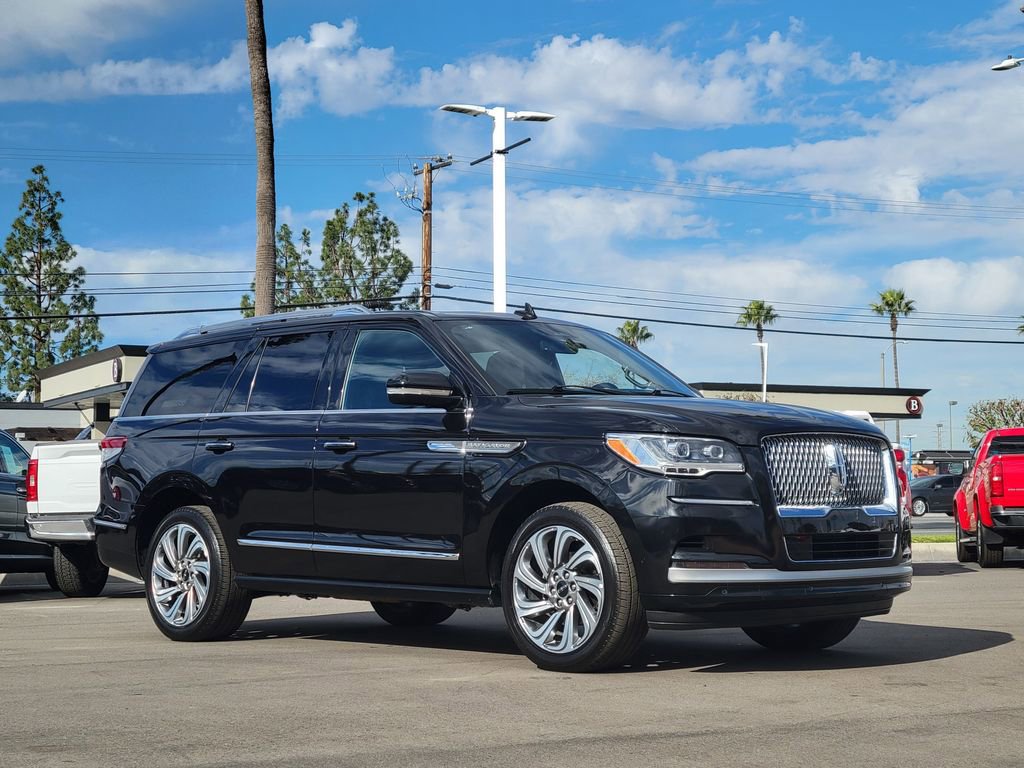 Used 2024 Lincoln Navigator Reserve image 40